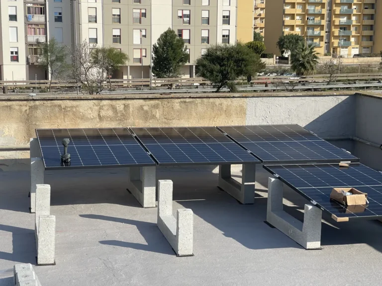 Impianto fotovoltaico per un bar a Trapani: 10,8 kWp con inverter Huawei